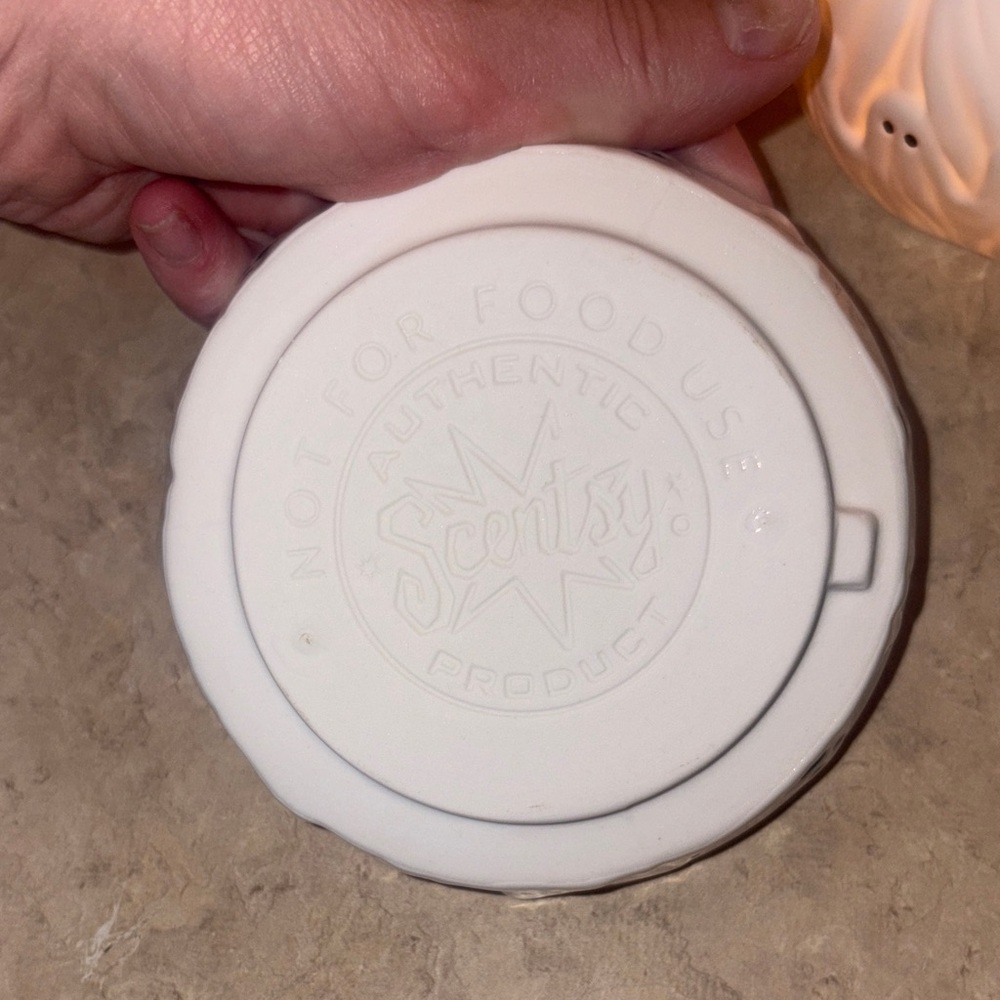 Scentsy White Ceramic Warmer Ghouls and Ghosts - Picture 5 of 11